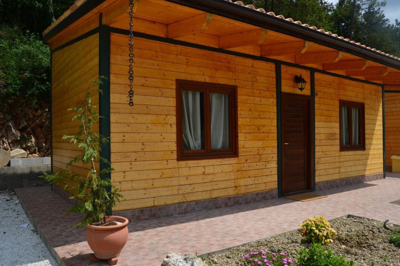 Hotel Pineta Ristorante Country House In Fabriano Campodonico  Quarto foto