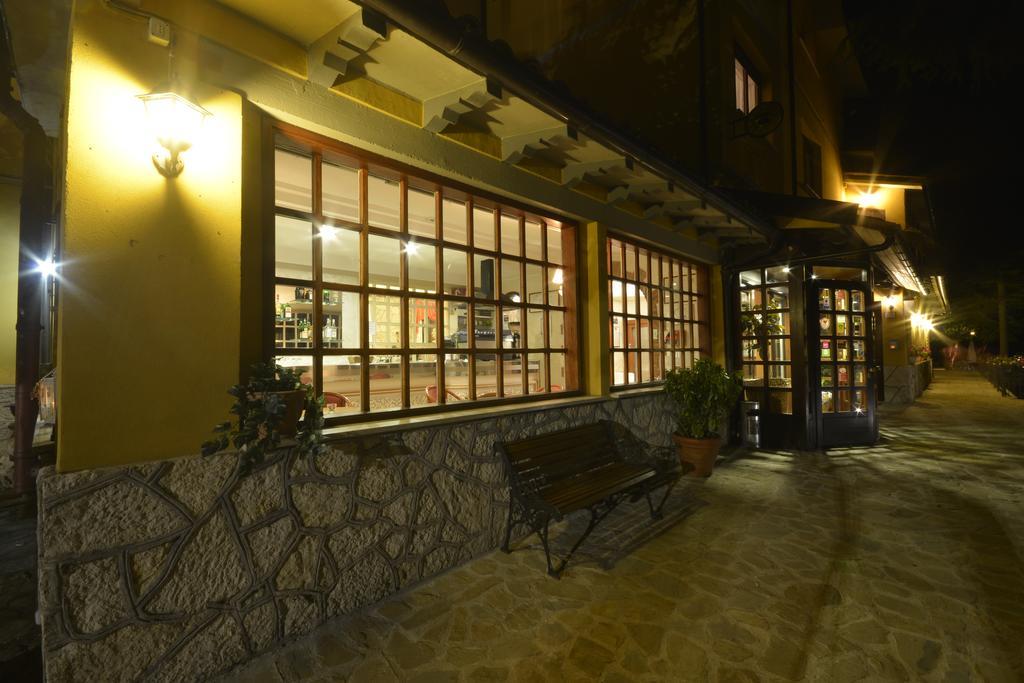 Hotel Pineta Ristorante Country House In Fabriano Campodonico  Exterior foto