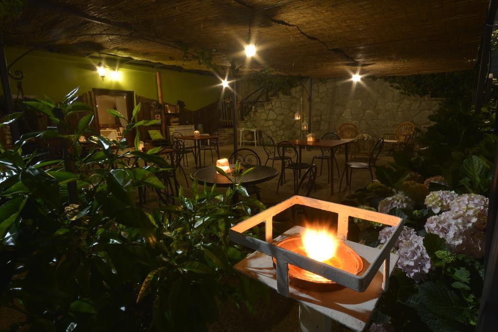 Hotel Pineta Ristorante Country House In Fabriano Campodonico  Exterior foto