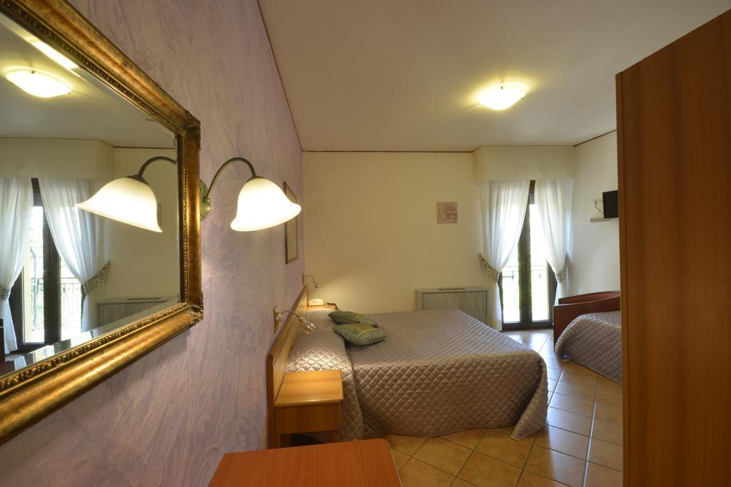 Hotel Pineta Ristorante Country House In Fabriano Campodonico  Exterior foto