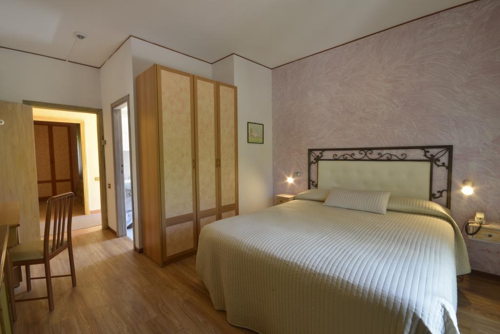 Hotel Pineta Ristorante Country House In Fabriano Campodonico  Exterior foto