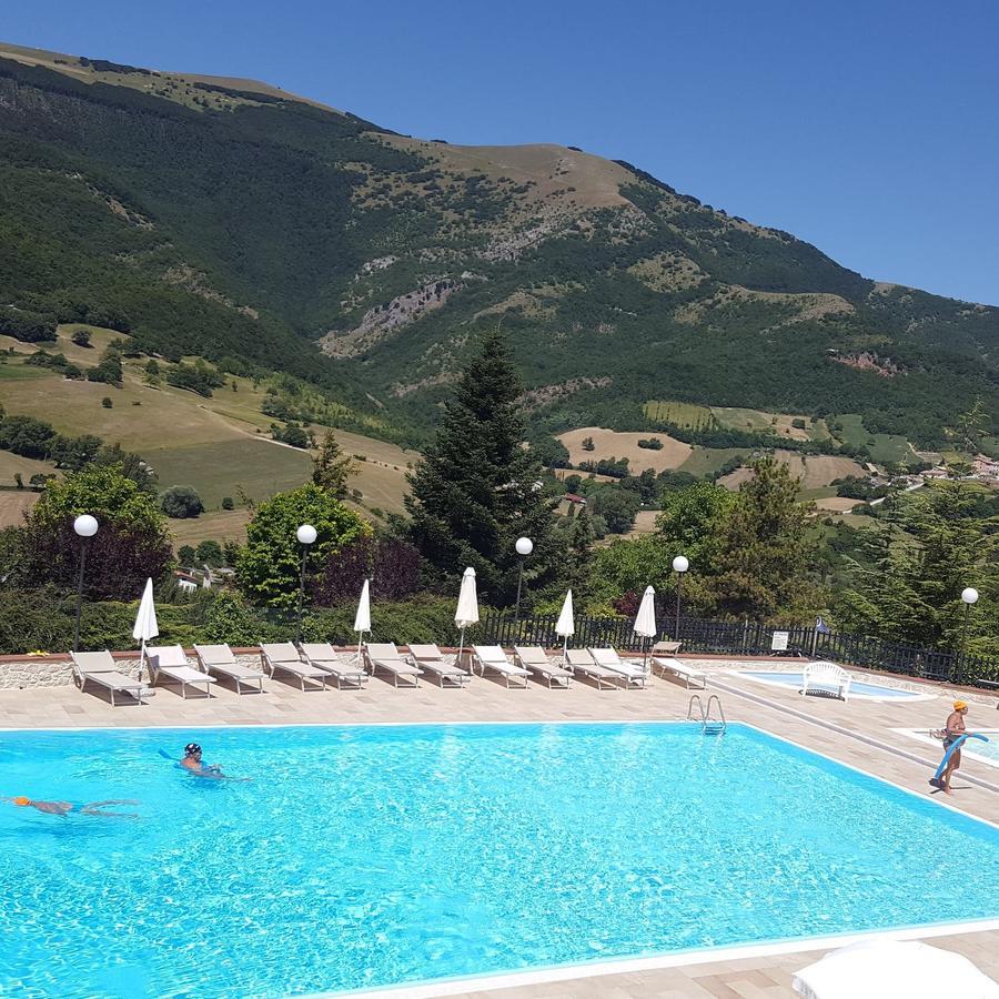 Hotel Pineta Ristorante Country House In Fabriano Campodonico  Exterior foto